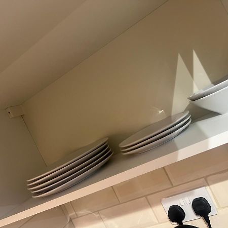 Large Modern Studio Flat Apartment Лондон Екстериор снимка