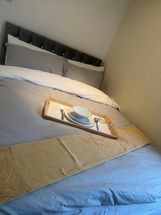 Large Modern Studio Flat Apartment Лондон Екстериор снимка