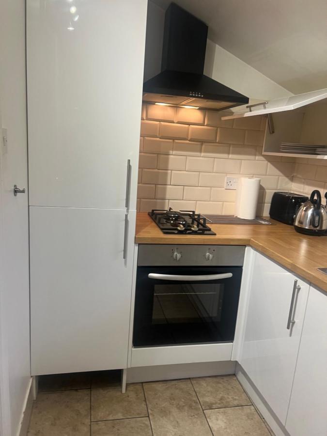 Large Modern Studio Flat Apartment Лондон Екстериор снимка