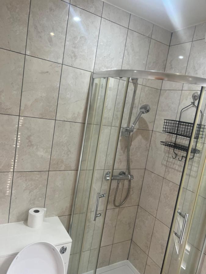 Large Modern Studio Flat Apartment Лондон Екстериор снимка